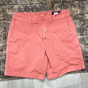 Vineyard Vines men’s shorts size 32
